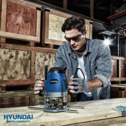 Hyundai Bovenfrees 1200 Watt 56441 -Thuisgereedschap Winkel 8718502564419 7 1920x1920.jpg 1200x600 864efebc88