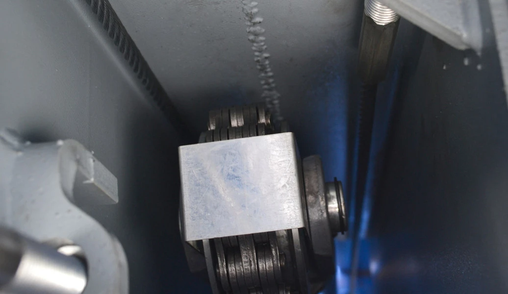 HBM Professionele 2 Koloms Hydraulische Hefbrug 4 Ton 10 HBM Professionele 2 Koloms Hydraulische Hefbrug 4 Ton - Afbeelding 8