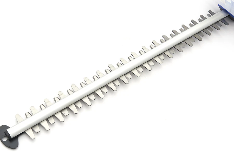 HBM 610 Mm Elektrische Heggenschaar - 710W 10 HBM 610 Mm Elektrische Heggenschaar - 710W - Afbeelding 8