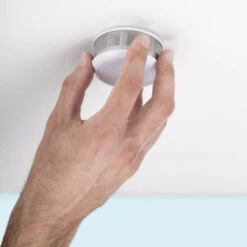 Smartware SW ROOKMELDER MINI OPT LITH 3V 10J RM620 -Thuisgereedschap Winkel smartwares rm620 fsm 16020 rookmelder incl batterij 10 jaar mini werkt op batterijen207 1.jpg 1200x600 2e0e9ebc88